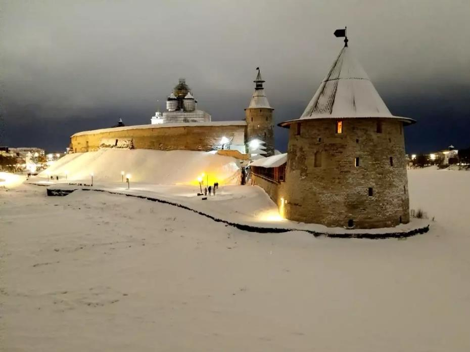 Фотовыставка Галины Бронниковой «Псковские акварели»