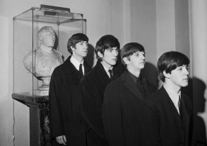 Экскурсия по выставке «Гарри Бенсон. The Beatles и не только» Экскурсия по выставке «Гарри Бенсон. The Beatles и не только»
