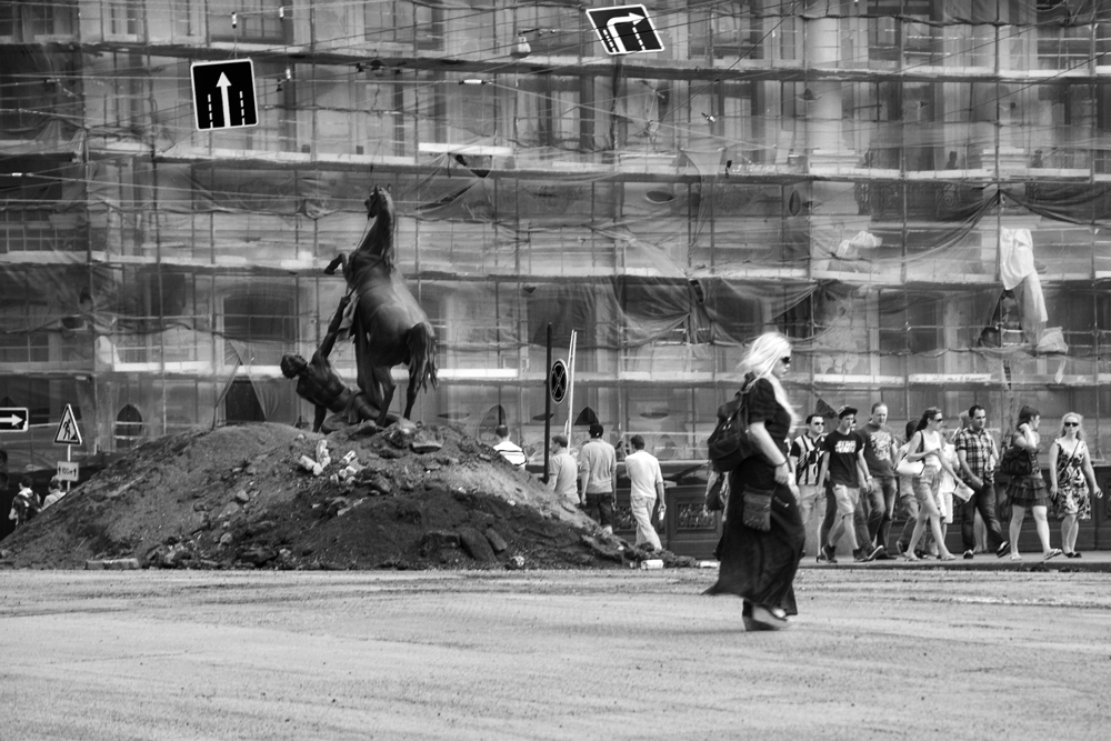 Фотовыставка «Питер ЧБ. По эту сторону света» Фотовыставка «Питер ЧБ. По эту сторону света»