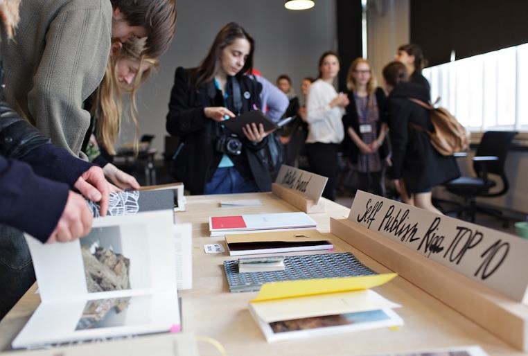 Лекция куратора Эвиты Гоже «Self Publish Riga. Как живет первый книжный фестиваль Прибалтики?» Лекция куратора Эвиты Гоже «Self Publish Riga. Как живет первый книжный фестивал