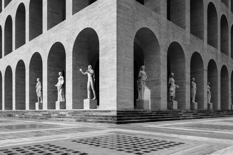 Фотовыставка Михаила Розанова «Тоталитарная архитектура» Фотовыставка Михаила Розанова «Тоталитарная архитектура»