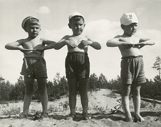 Выставка Михаила Грачёва «Советская повседневная жизнь. 1930–1960-е годы» Выставка Михаила Грачёва «Советская повседневная жизнь. 1930–1960-е годы»