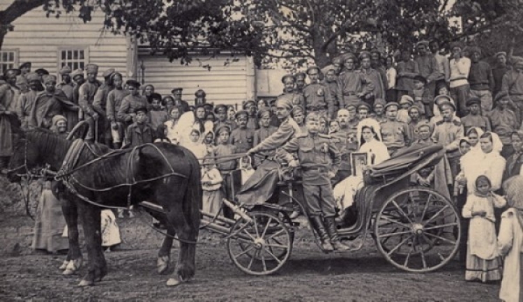 Фотовыставка «Война, милосердие и любовь»