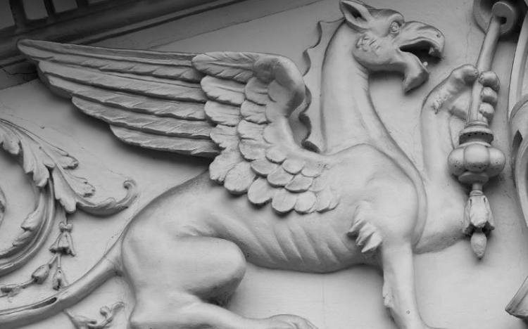 Выставка «Дракон, грифон и дева-птица. Фантастические существа на фасадах Москвы»