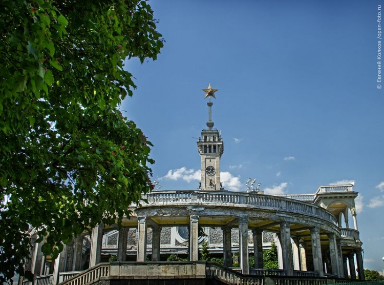 Архитектурно-ландшафтная фотопрогулка OPEN FOTO «Речной вокзал»