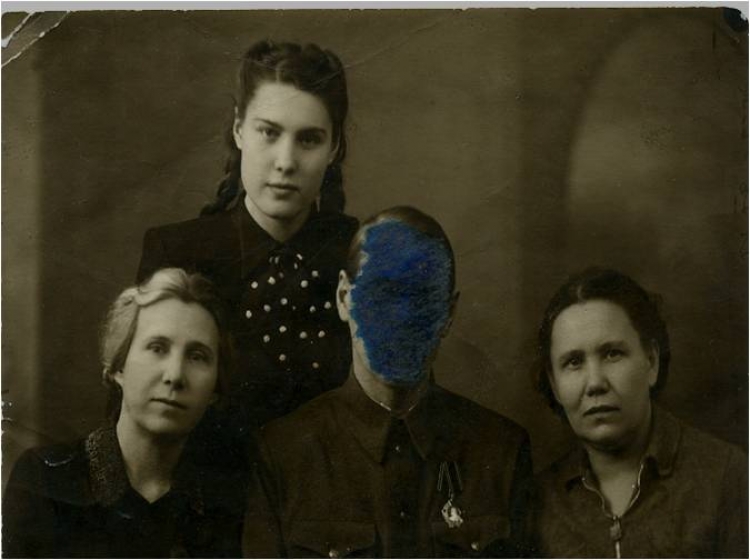 Лекция Дениса Скопина «„Политика исчезновения“ и групповая фотография»
