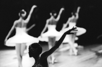 Выставка «Большой балет by Sasha Gusov»