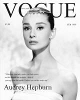 Экспозиция обложек журнала Vogue в ЦУМе